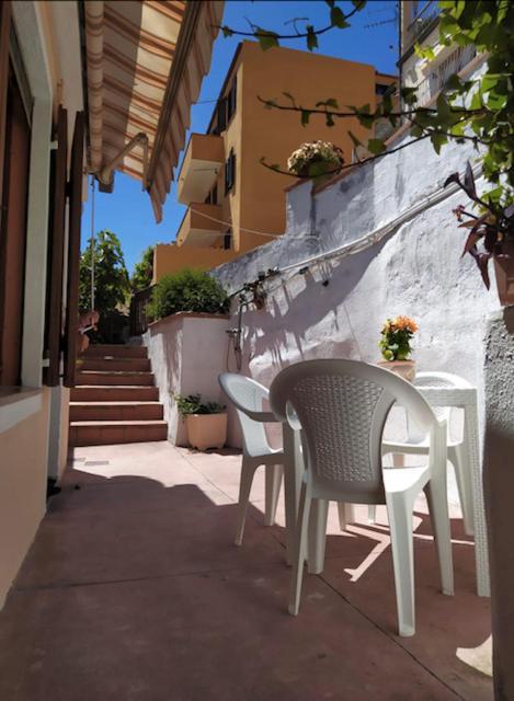 Casa Maddalenina Con Giardino, Vicino Al Mare! Apartment La Maddalena  Ngoại thất bức ảnh